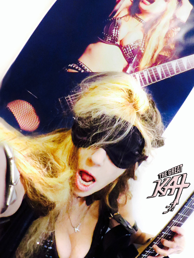 THE GREAT KAT IN THE CITY THAT NEVER SLEEPS: NYC SELFIE!