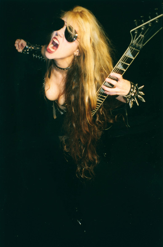 THE GREAT KAT GUITAR SHREDDER!